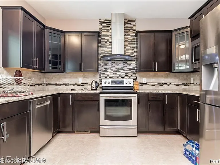 2806 Benjamin Ave — Photo 7