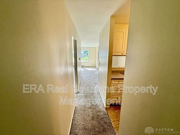 5th image of 910 Southridge Ave Unit 2