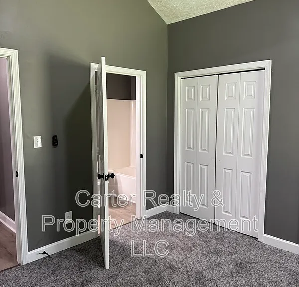 1812 Glade St — Photo 11