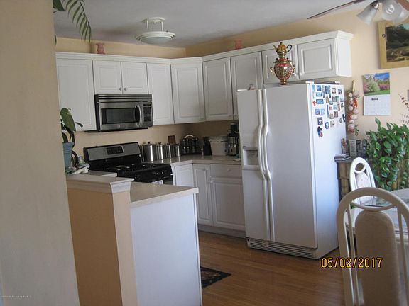 3rd image of 29 Stacey Ln