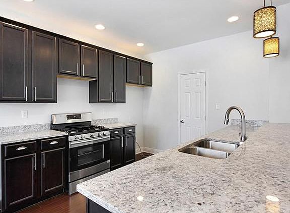 3rd image of 6028 Wingate Dr