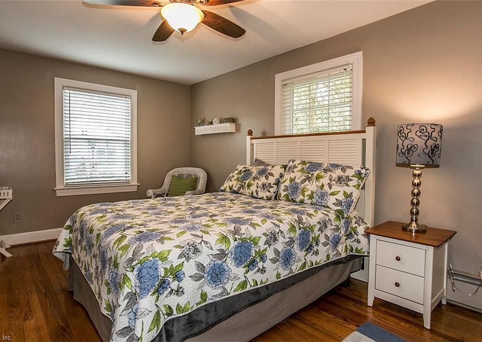 1st image of 110 Mistletoe Dr