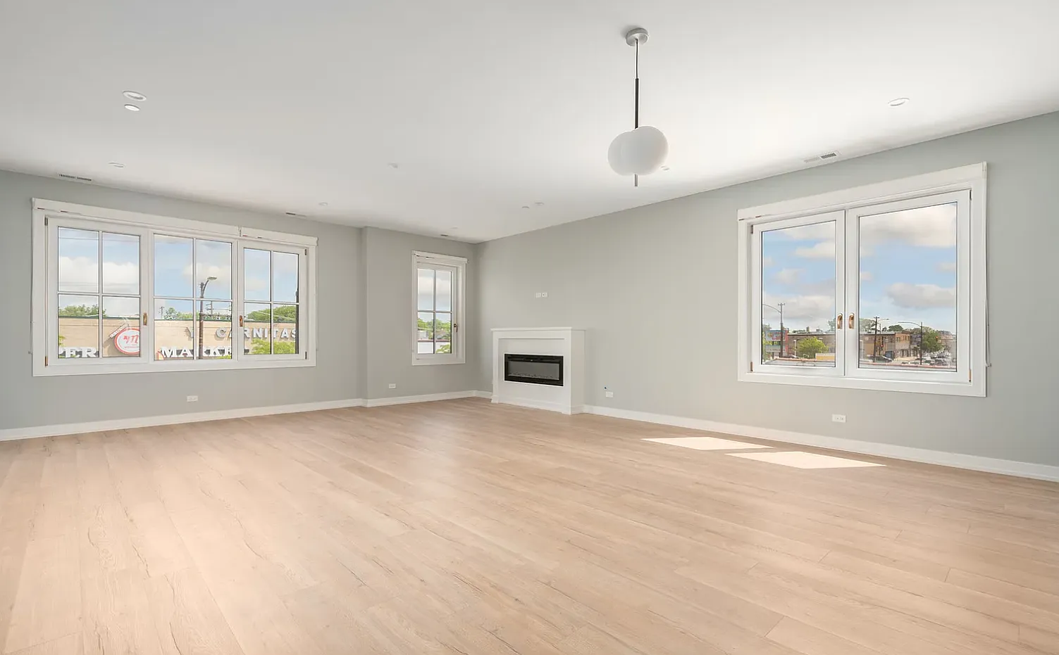 2 bed, 2000 sqft, $2,700 — Photo 3
