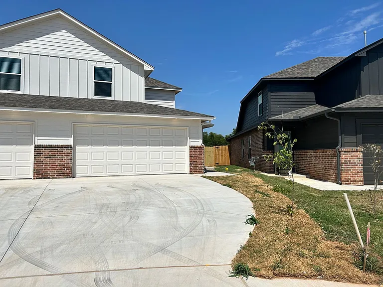 10805 NW 119th Pl — Photo 2