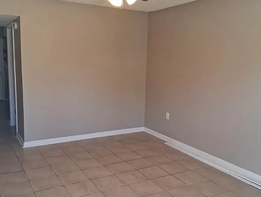 2 bed, 1.5 bath, 1000 sqft, $1,000 — Photo 2