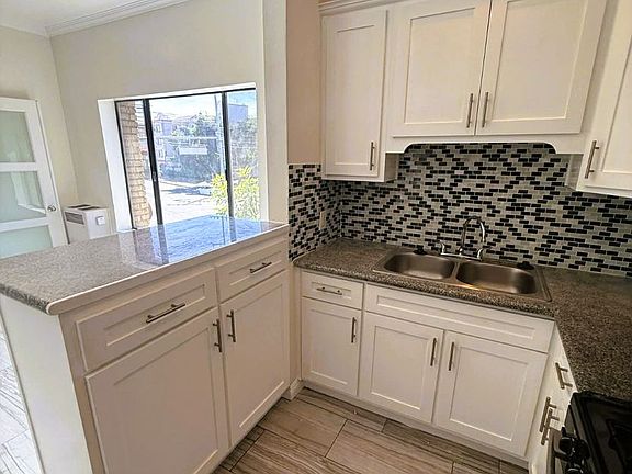 4th image of 2195 Whittier Blvd #977