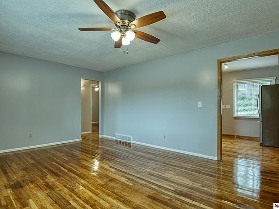 3rd image of 7303 S 42nd St