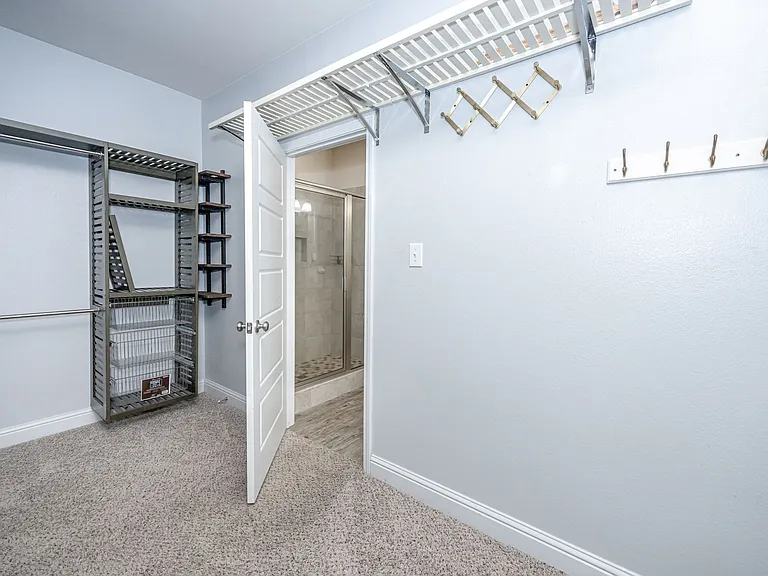 1013 Silverbell Cv — Photo 16