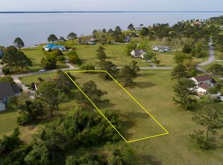 6025 Dolphin Rd, Oriental, NC 28571