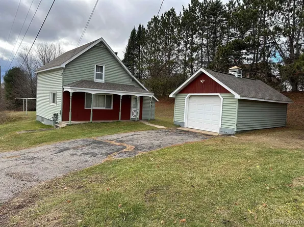 619 Lake Rd, Norway, MI 49870