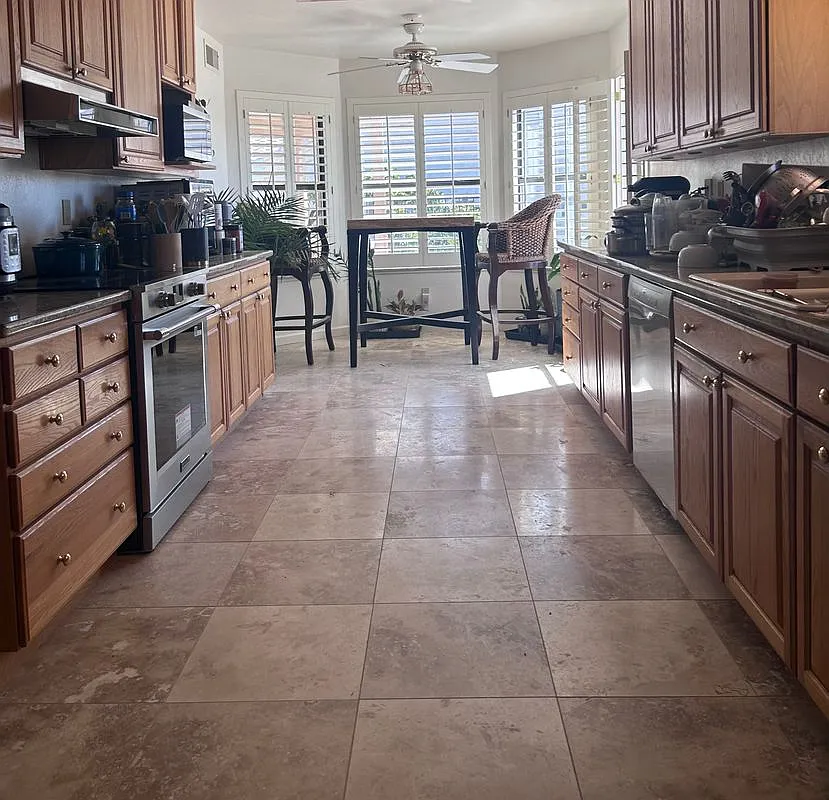 4 bed, 4.0 bath, 2934 sqft, $1,000 — Photo 1
