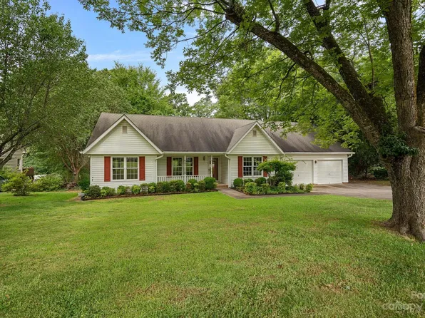2722 Toddville Rd, Charlotte, NC 28214