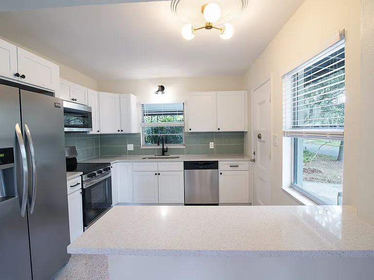 504 Altaloma Ave — Photo 5