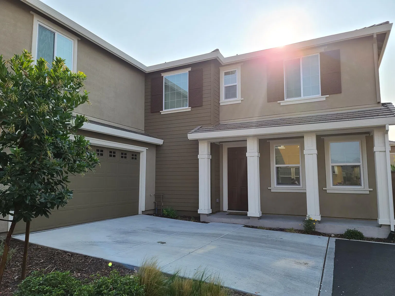 4 bed, 2111 sqft, $4,300 — Photo 1