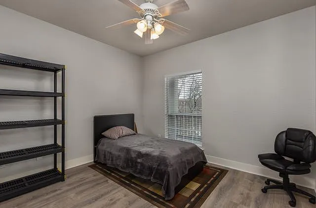 2801 Frazier Ave — Photo 10