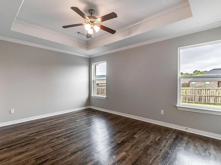 499 Concho St — Photo 11