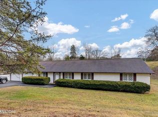 553 Windsor Forest Dr, Kingsport, TN 37663
