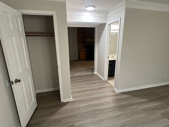 3rd image of 162 & 164 Scarlet Way