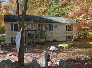 1 N Maple St, East Hampton, CT 06424