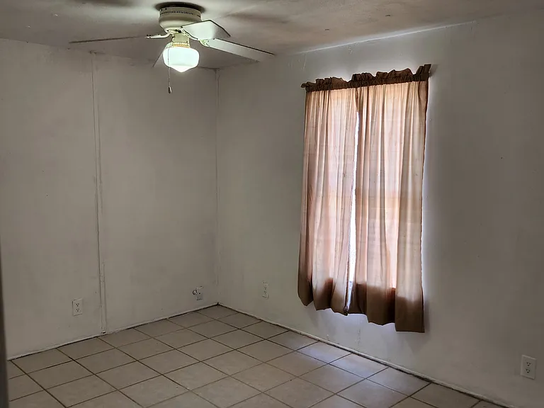 322 Ea I Ave — Photo 2