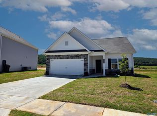 211 Bent Creek Ln, New Market, AL 35761