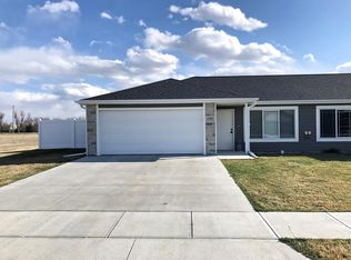 2305 E 35th St, Kearney, NE 68847