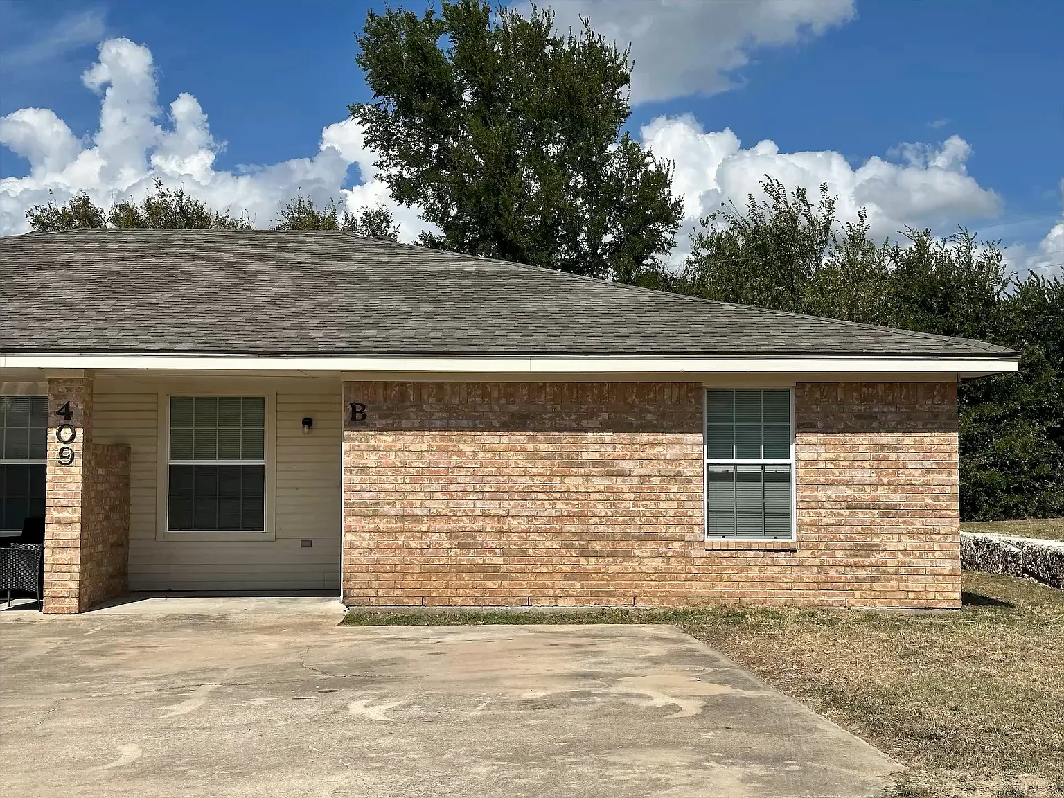 3 bed, 1178 sqft, $1,100 — Photo 1