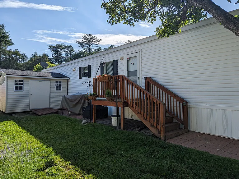 24 Blue Spruce Ln — Photo 2