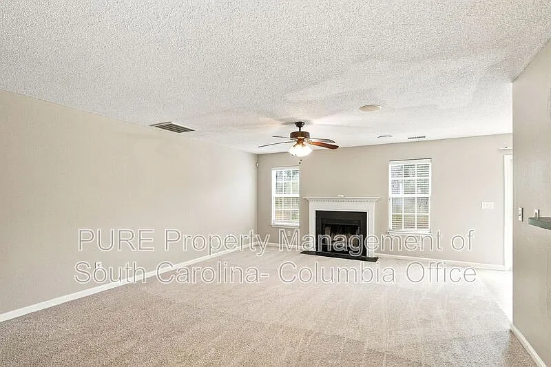 5 bed, 4.0 bath, 2900 sqft, $2,595 — Photo 2