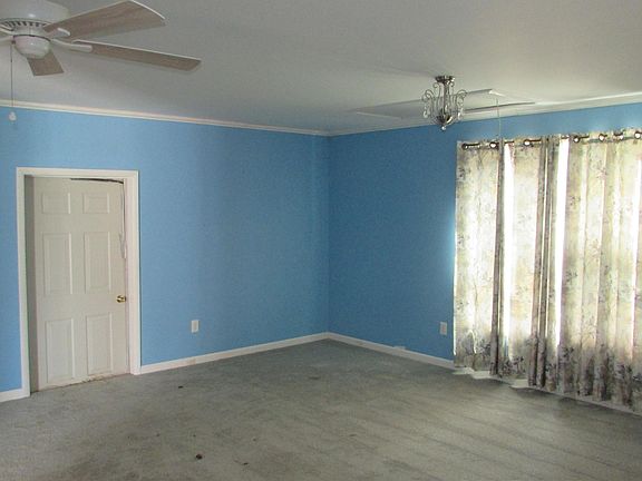 5th image of 140 Sheffield Dr
