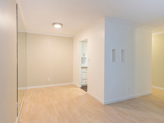 4th image of 1422 E 3rd Ave #209