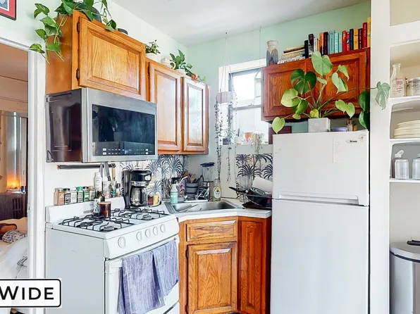 303 East 9th Street image 3 of 4