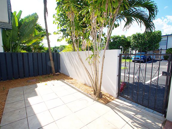 3rd image of 6756 SW 40th St