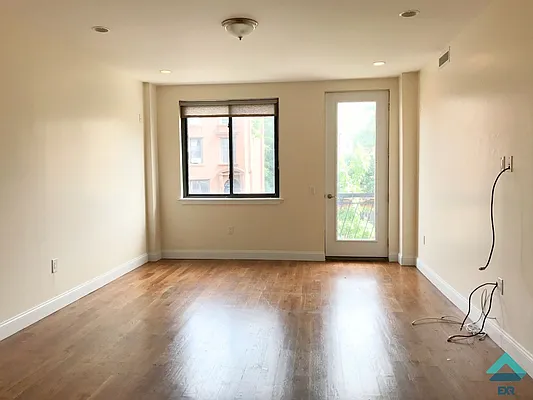 Rented by EXR | media 16