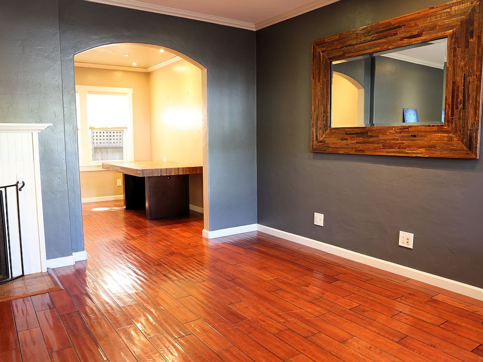 Dining room entry
