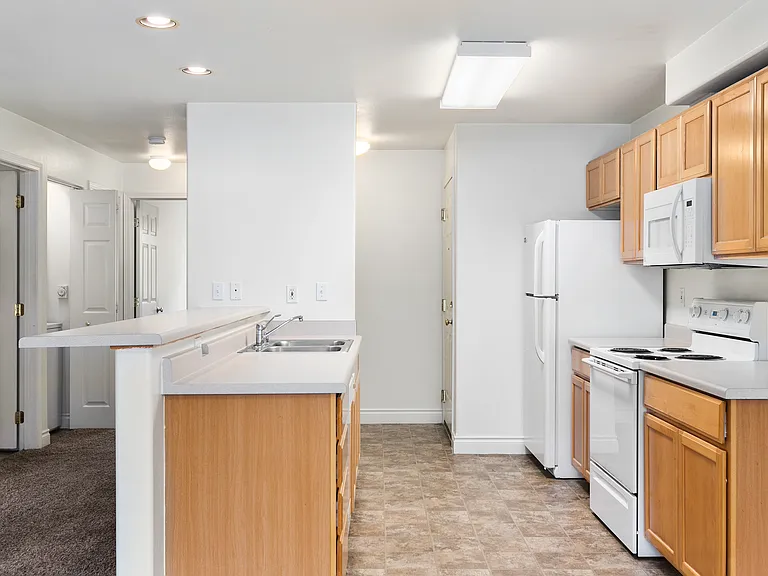 Rock Springs Apartments — Photo 15