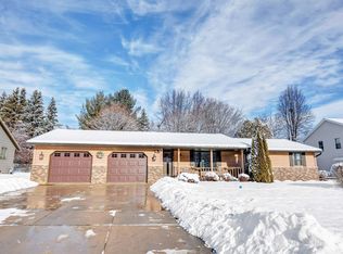 2766 Baylite Dr, Green Bay, WI 54313