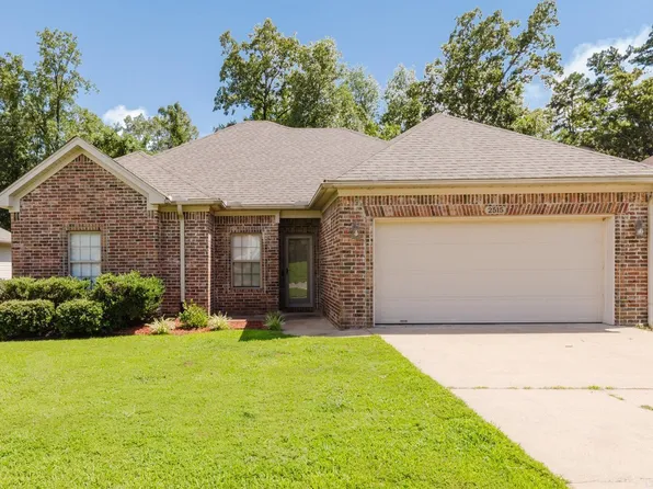 2515 Springhill Village Dr, Bryant, AR 72022