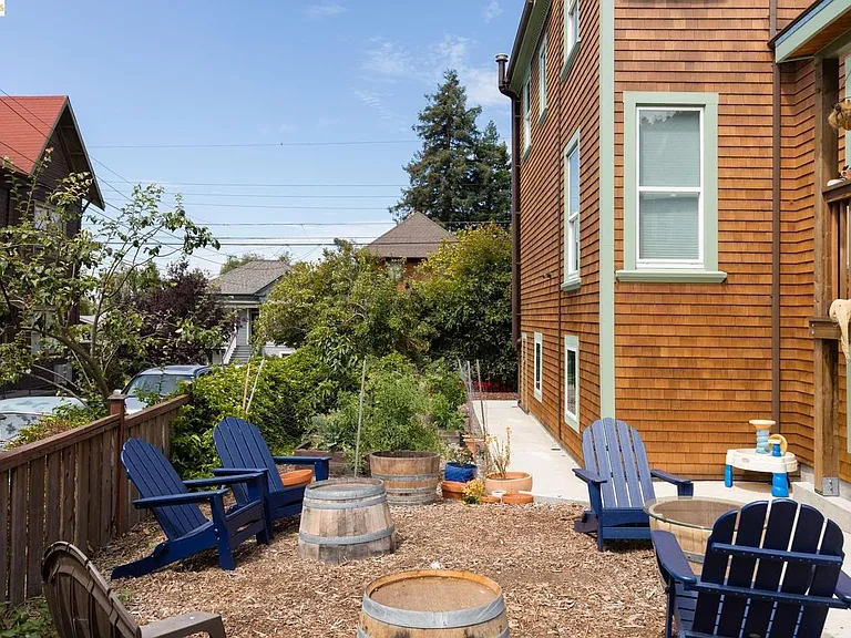 1419 Milvia St — Photo 12