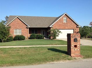 7803 Rain Creek Dr, Henryville, IN 47126