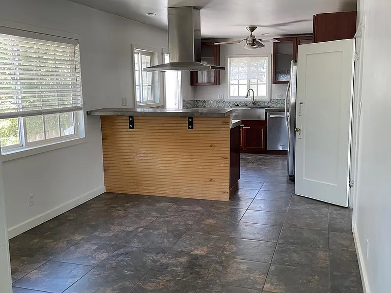 224 Edward Ave — Photo 5