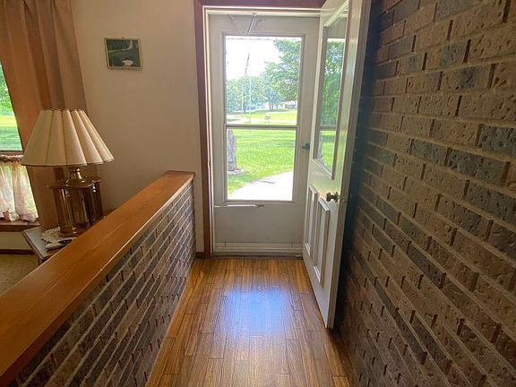 4th image of N5622 Deerwood Dr