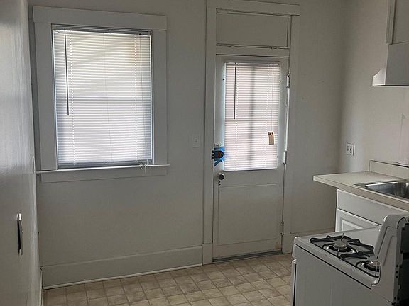 5th image of 3213 Vickers Rd #3
