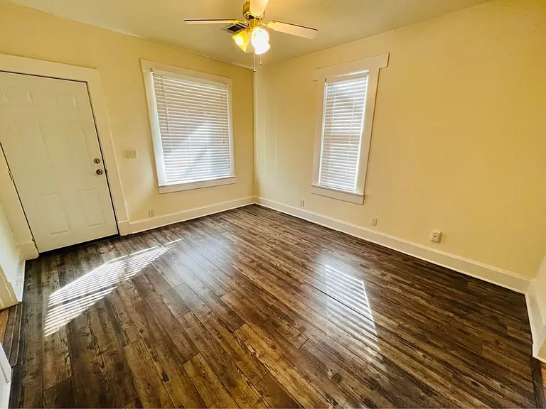 620 W London St — Photo 2