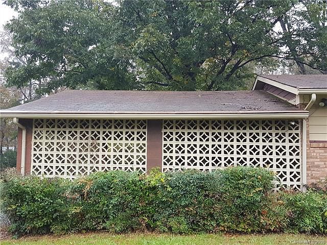 2nd image of 4001 Foxford Pl