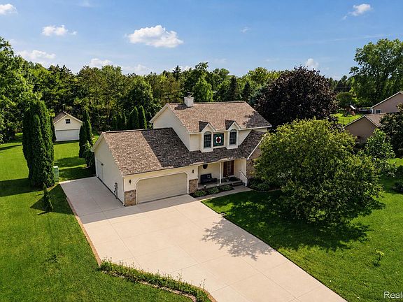 2nd image of 9380 Englishman Dr