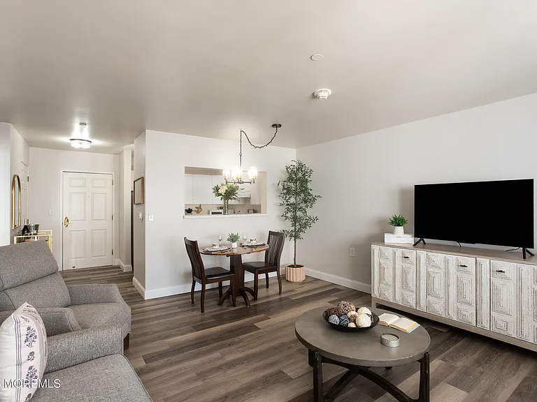 2 Kathleen Dr — Photo 10