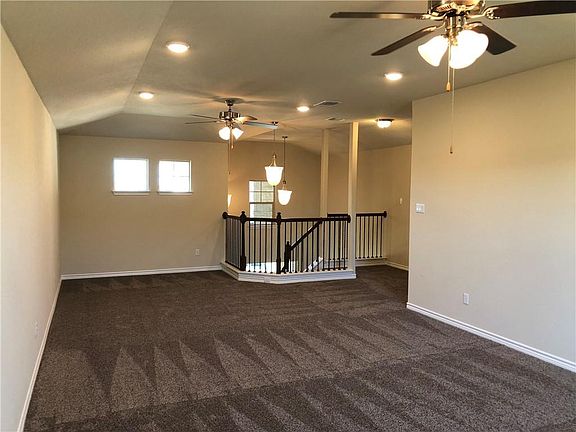 2nd image of 1209 Drummond Cir