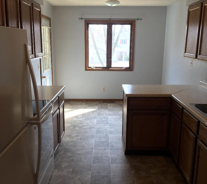 Kitchen/dinette area