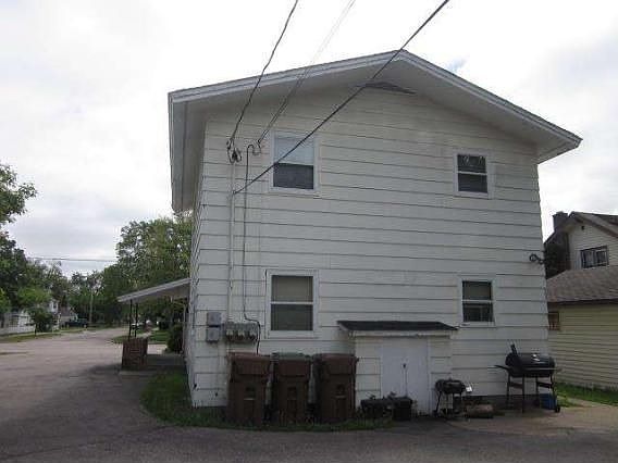 2nd image of 1600 Division St